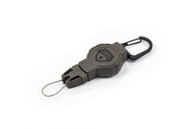 T-Reign Small Retractable Gear Tether Hunting Series 4oz w- 24in KEVLAR Cord Carabiner Camo Small